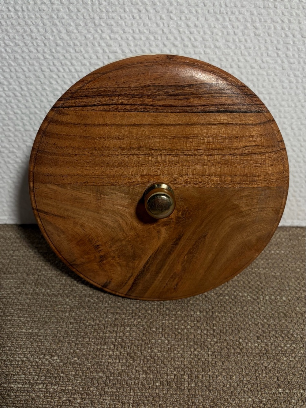 Ceramic Bowl with Wooden Sealing Lid - Hand-Painted Brown & Cream - Picture 3 of 6